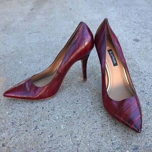 Kay Unger Burgundy Red Pointed Toe Heels 9M | Textured Leather Stiletto Pumps